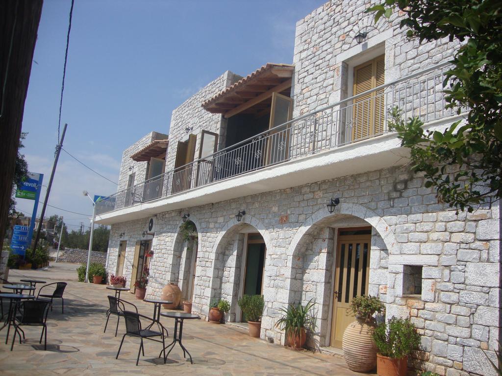 Kafiona Guesthouse Pírgos Dhiroú Exteriér fotografie