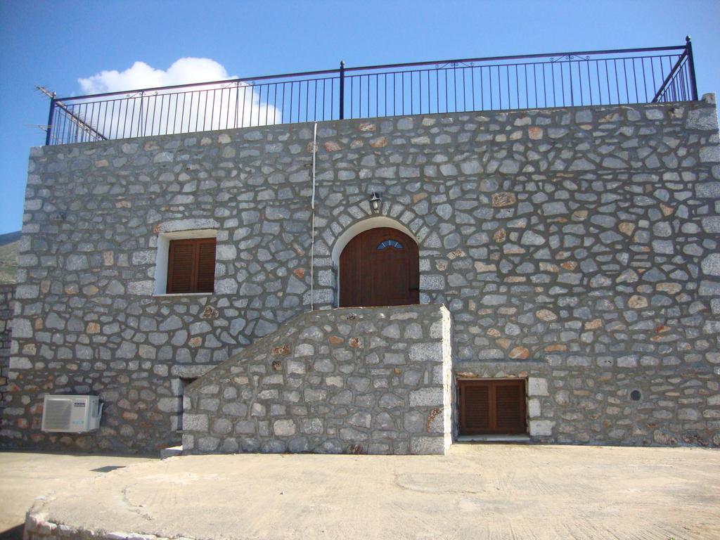 Kafiona Guesthouse Pírgos Dhiroú Exteriér fotografie